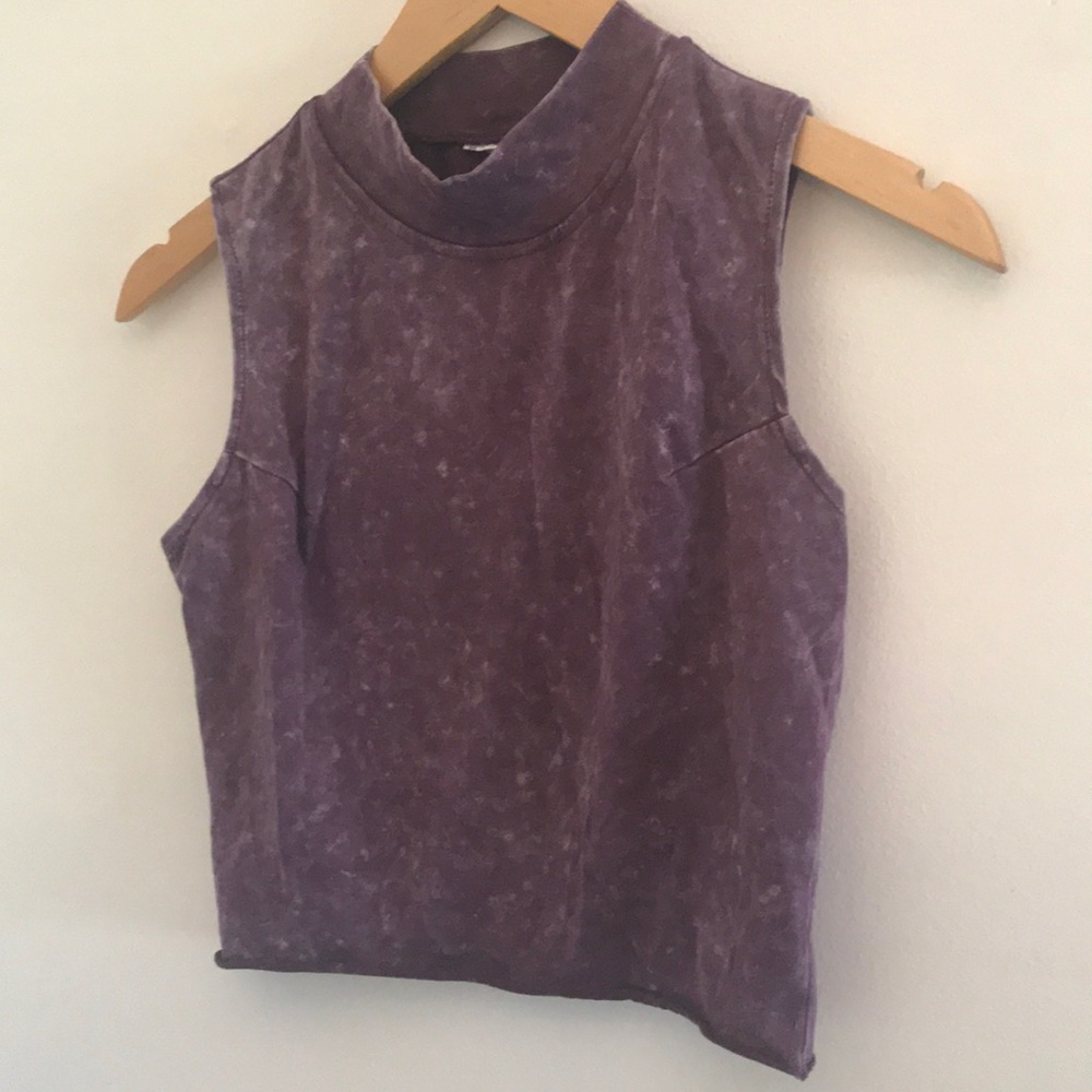 Crop top - Picture 2 of 3
